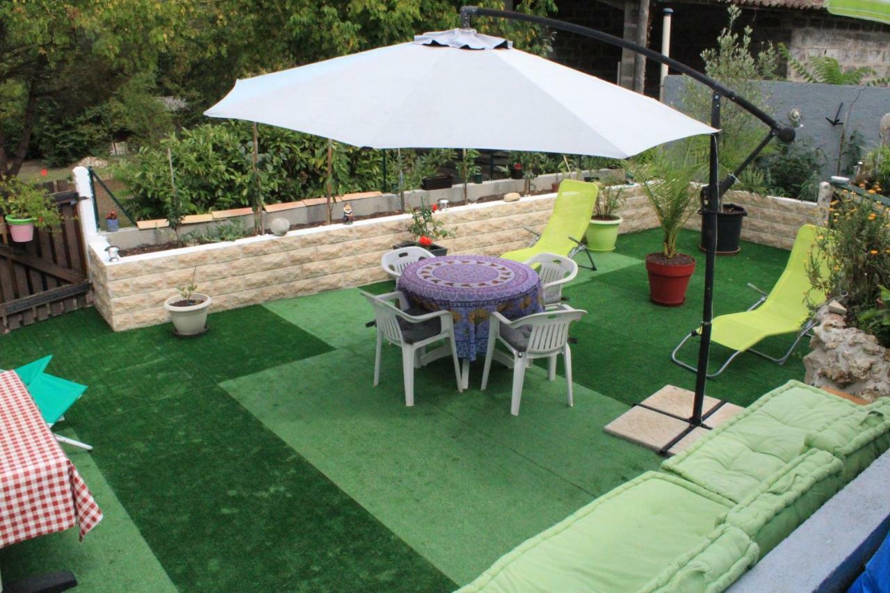 Rose Hill Apartment Lagorce  ภายนอก รูปภาพ